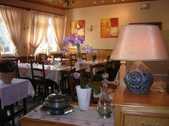 Hotel Restaurant A L'Etoile Merkwiller-Pechelbronn Exteriör bild